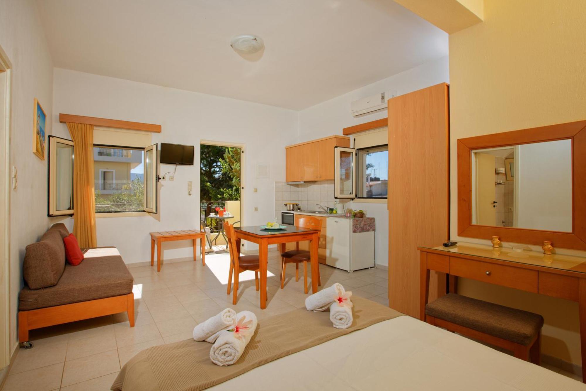 Fotis Studios Apartments กูเวส ภายนอก รูปภาพ