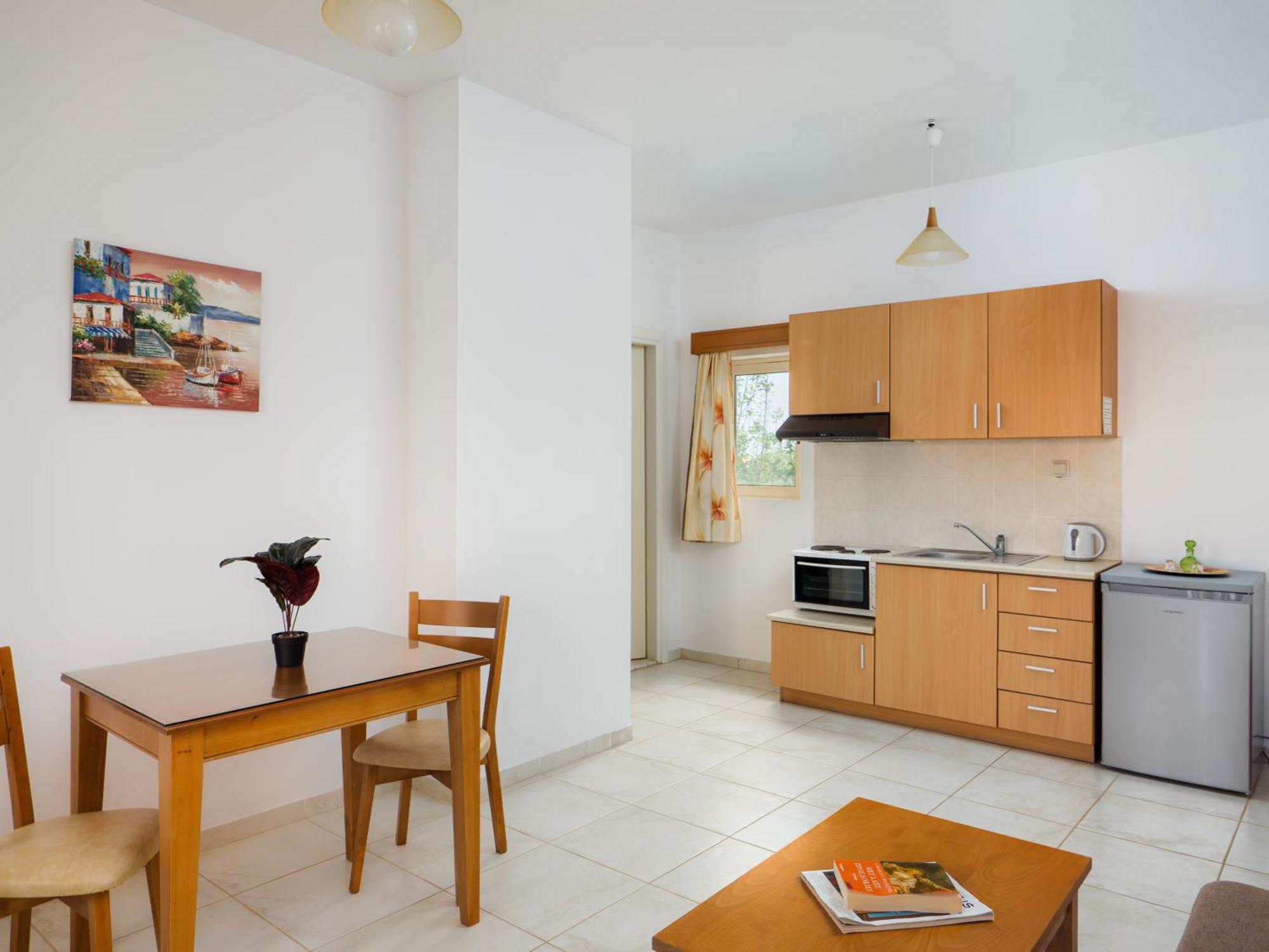 Fotis Studios Apartments กูเวส ภายนอก รูปภาพ