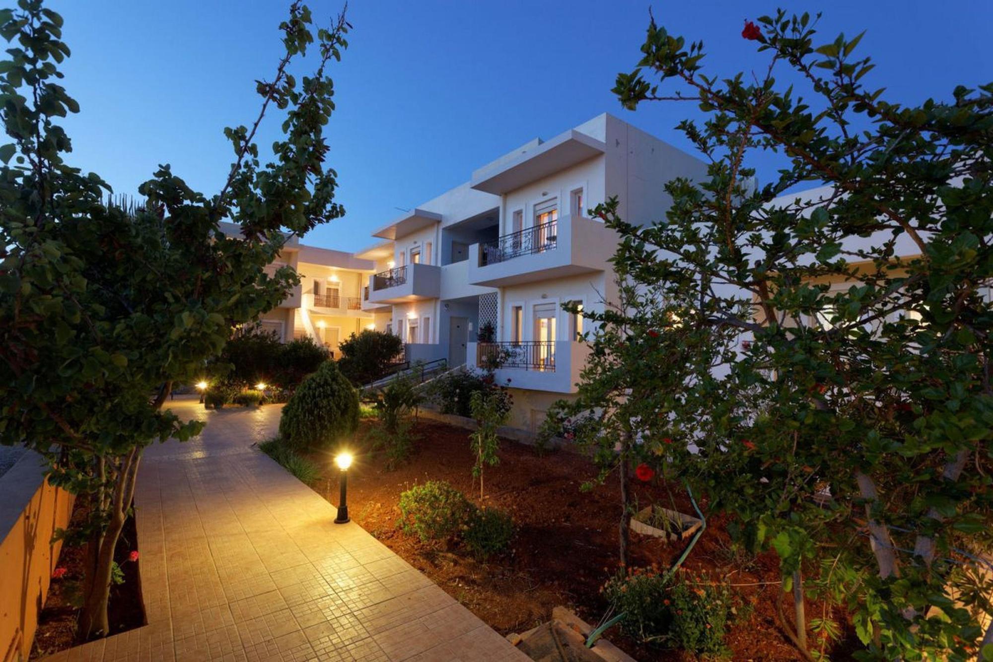 Fotis Studios Apartments กูเวส ภายนอก รูปภาพ